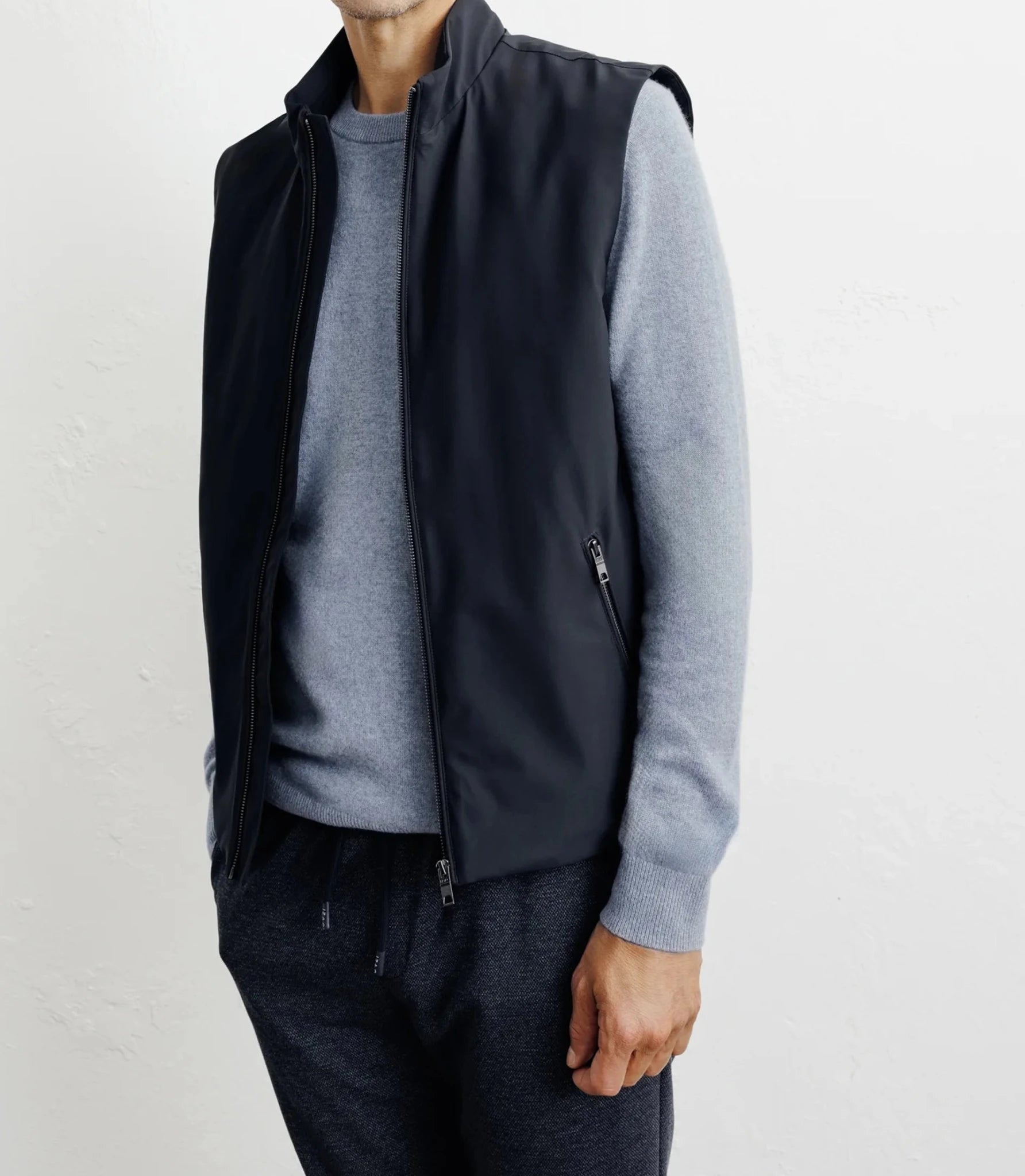 Sleeveless down jacket navy