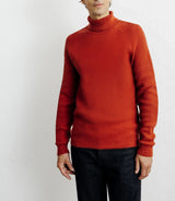 Pull col roulé uni rouge clair