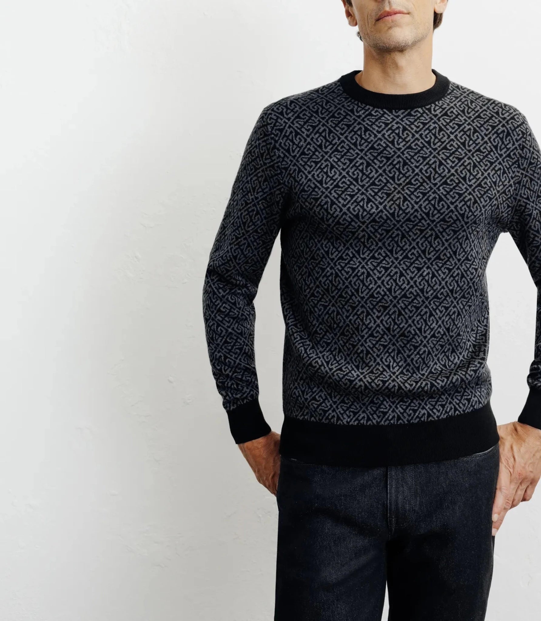 Pull col rond fantaisie noir - IZAC