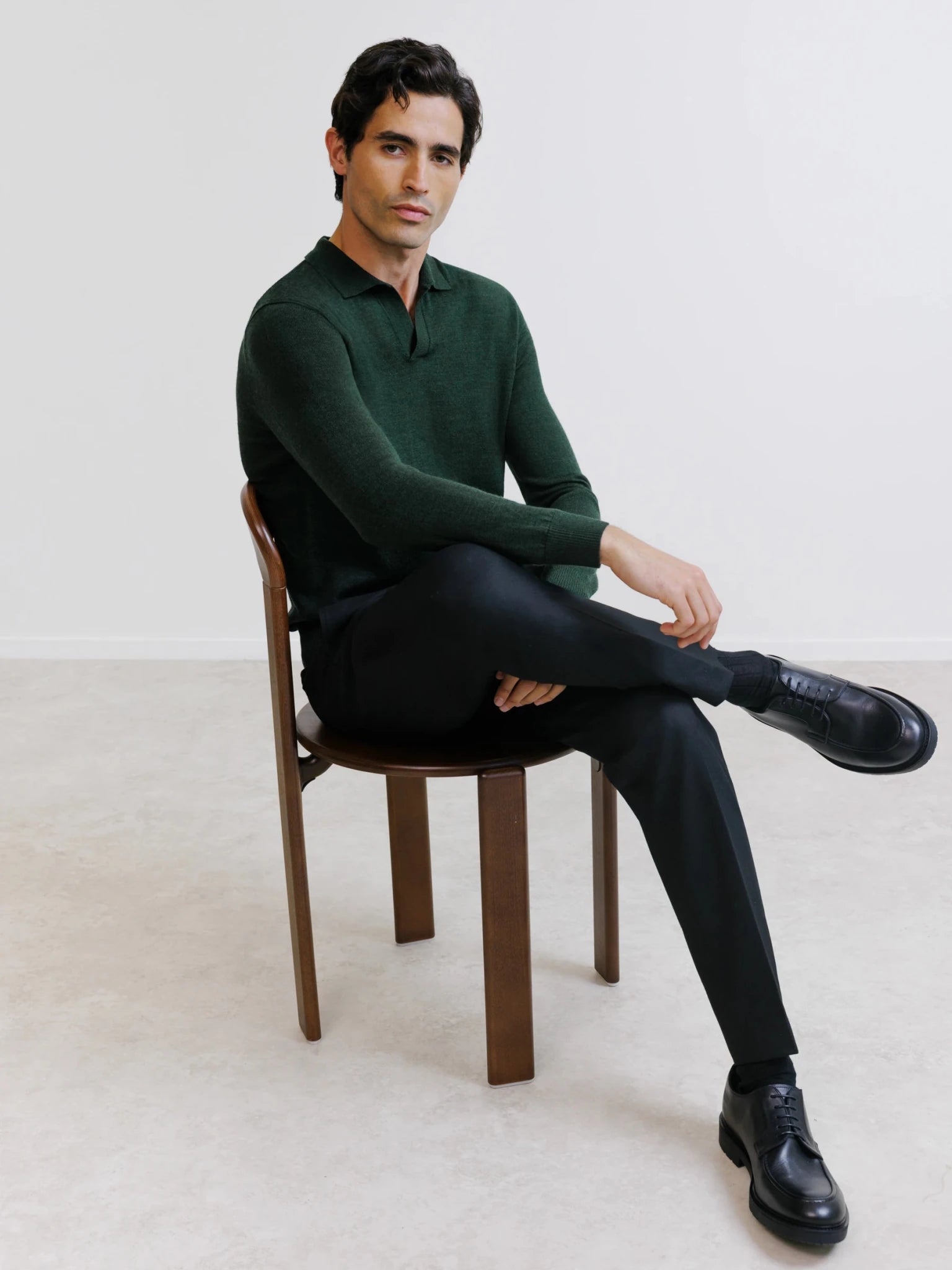 Pull col polo ouvert en laine mérinos vert foncé - IZAC