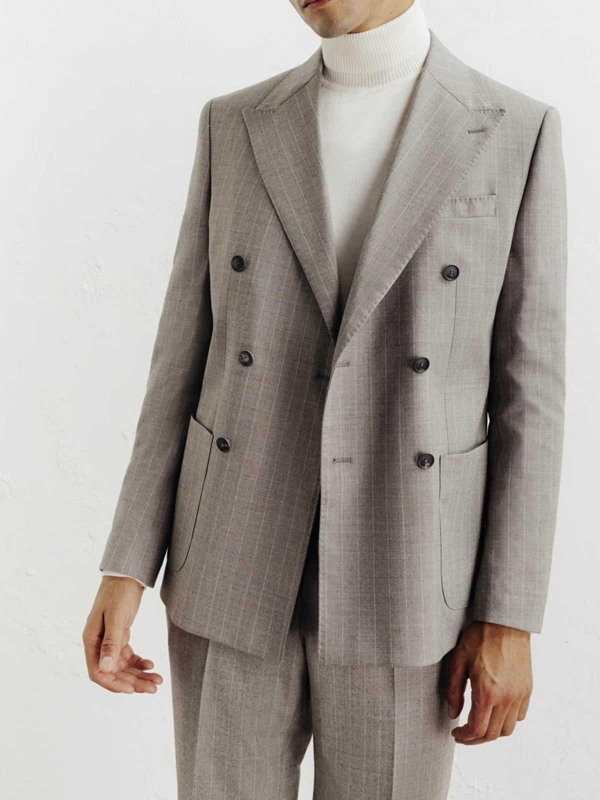 Costume croisé à rayures beige