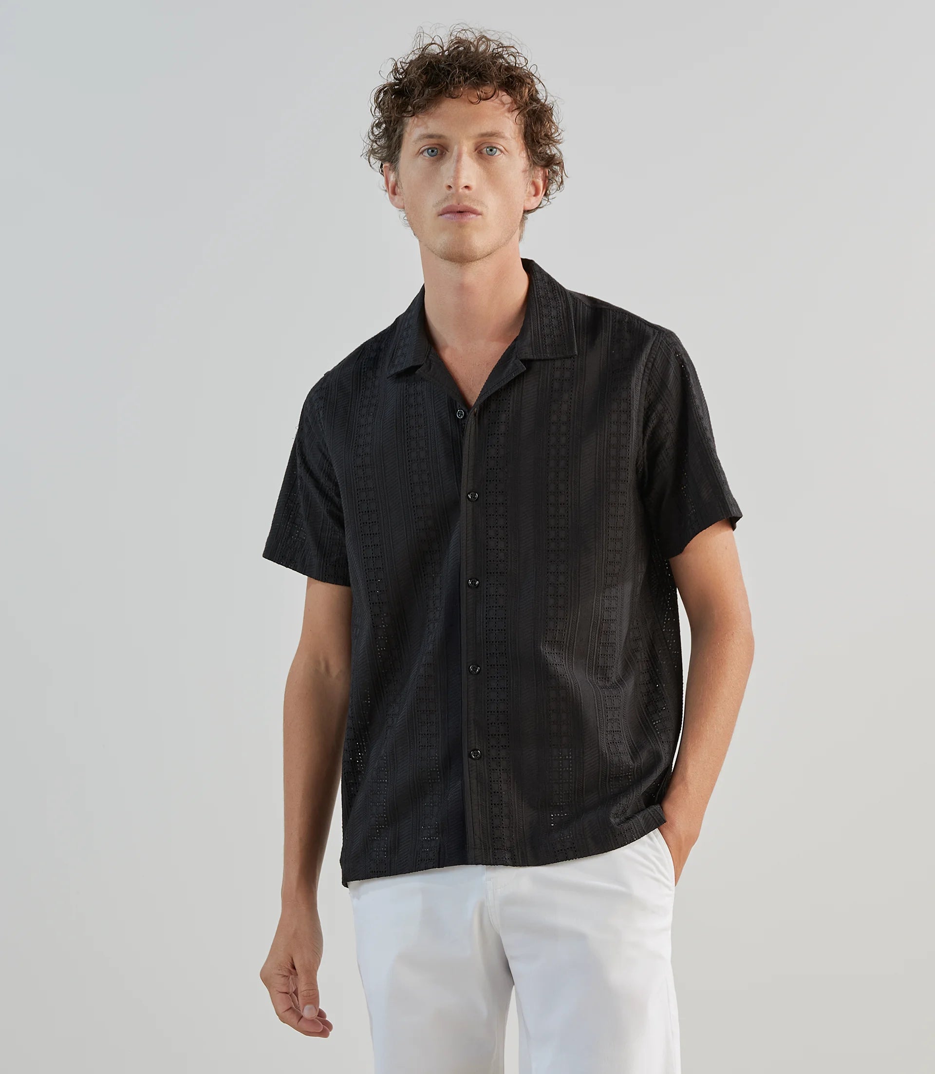 Chemise casual brodée noire - IZAC