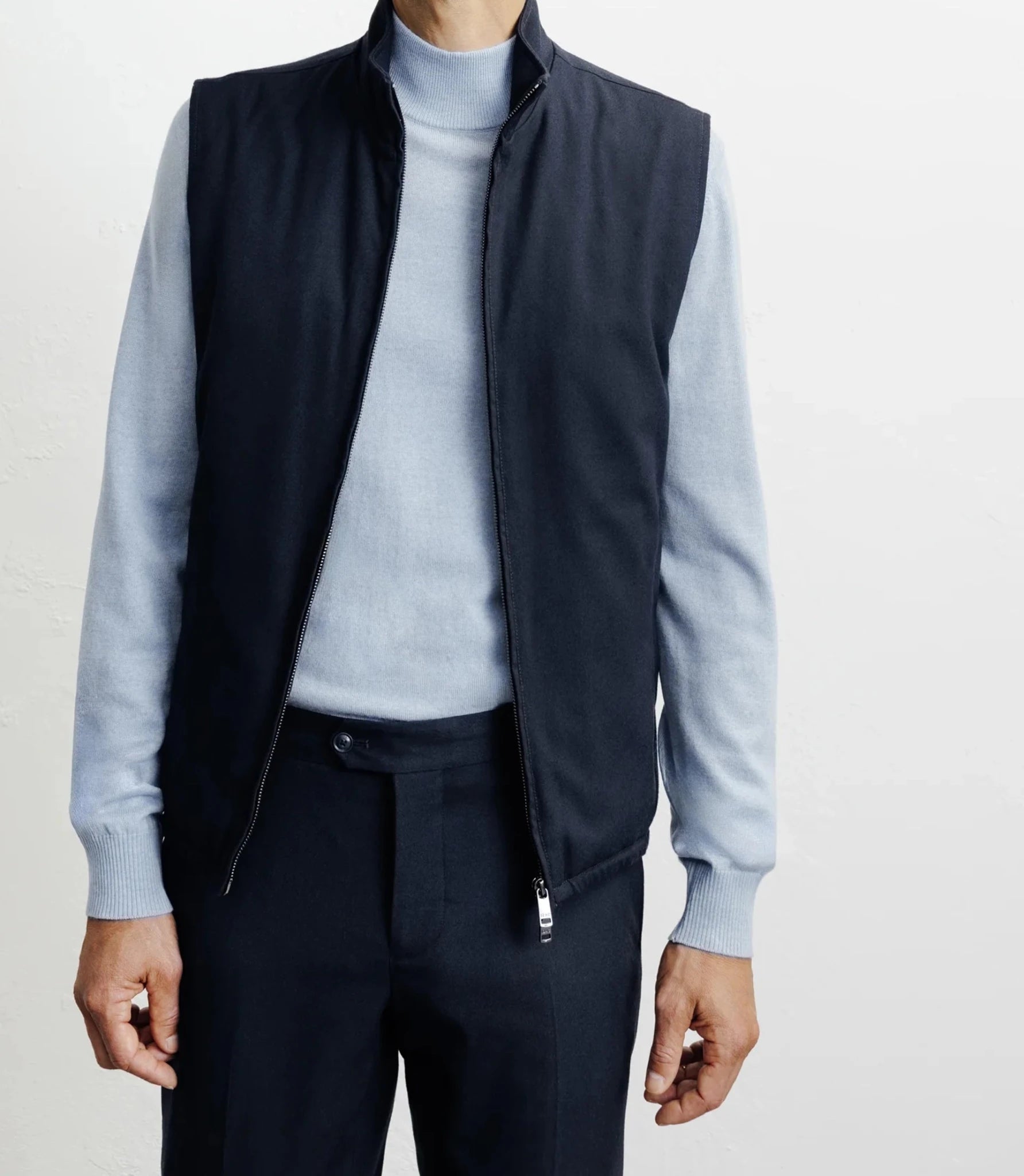Sleeveless down jacket navy