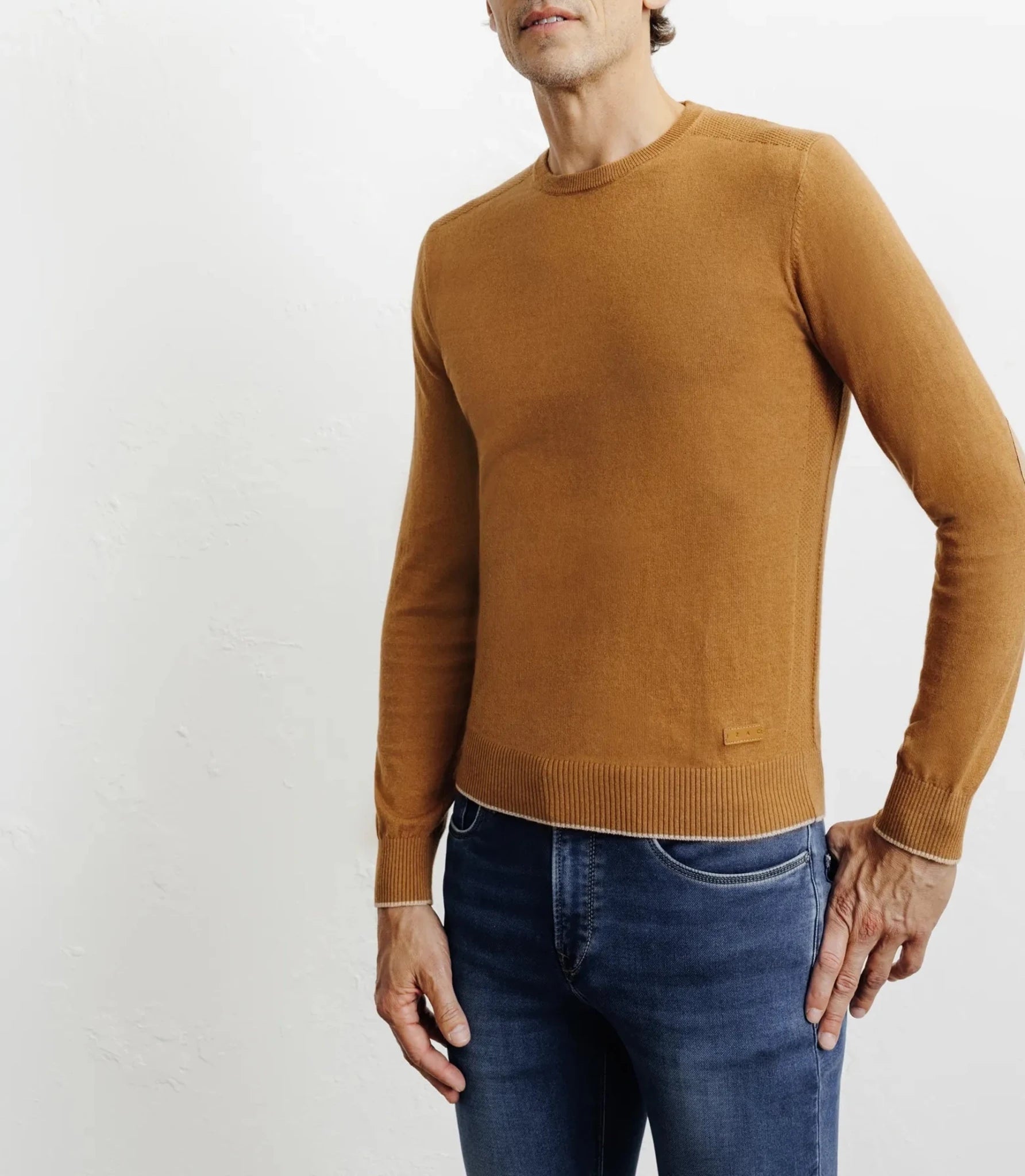 Pull col rond en coton camel foncé
