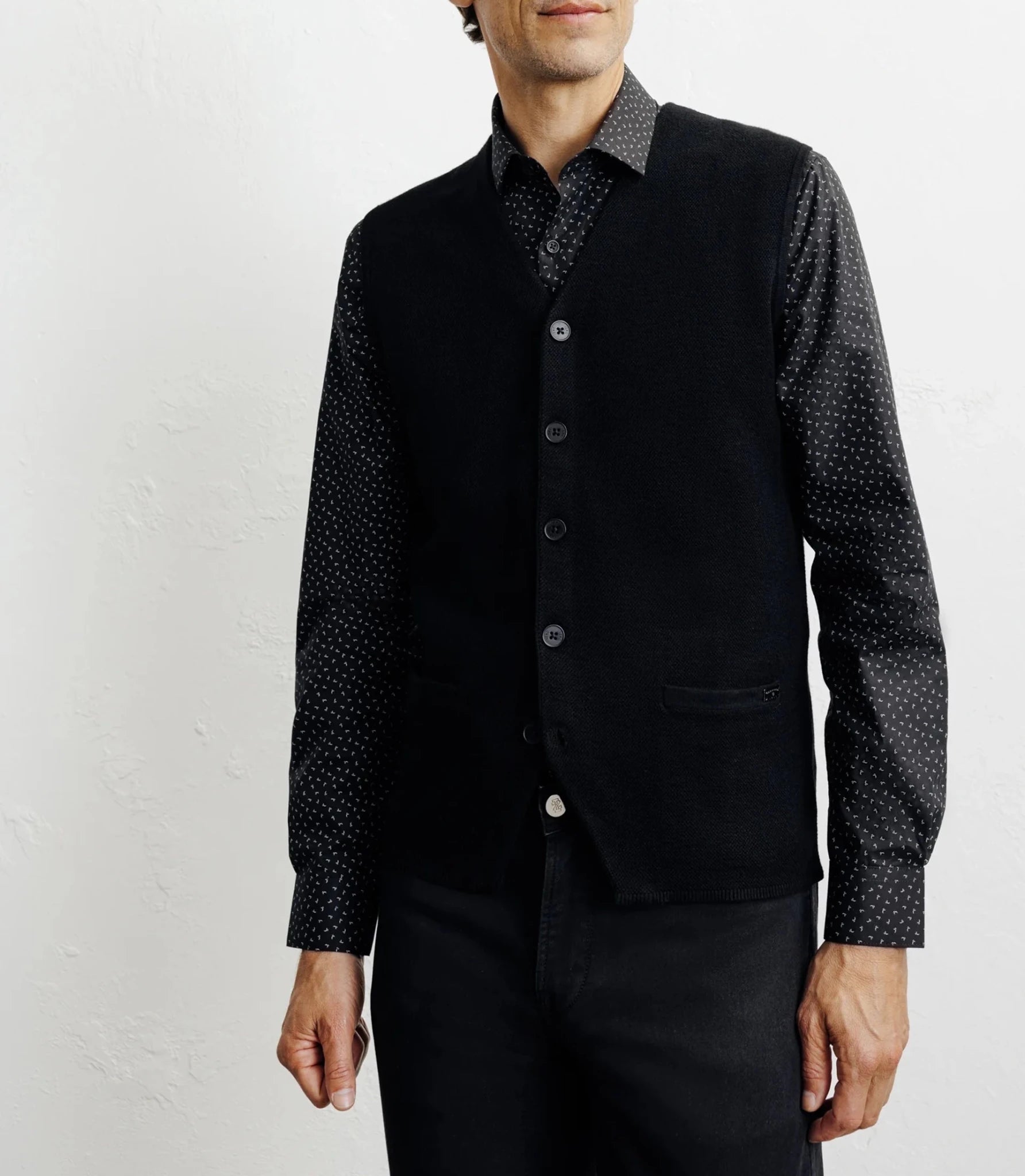Gilet sans manches boutonné jeux de points noir - IZAC