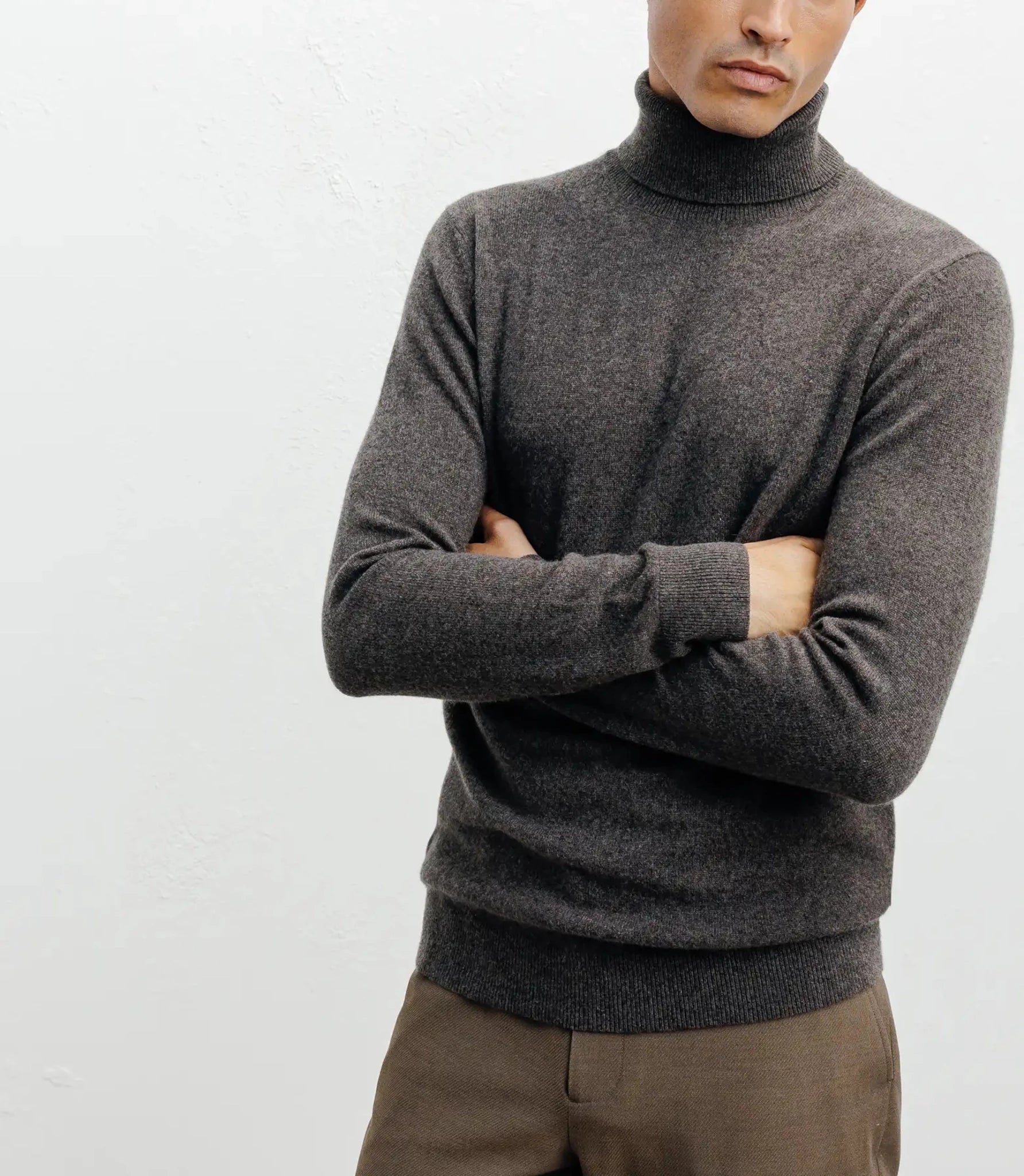 100% brown cashmere turtleneck