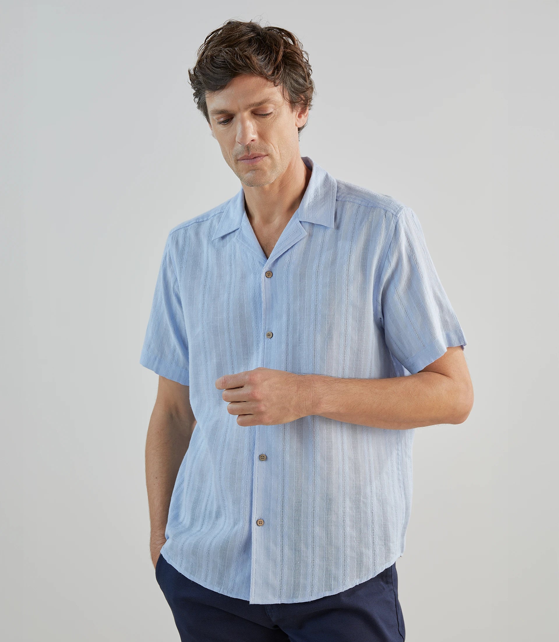 Chemise casual brodée ciel - IZAC