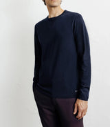 Long-sleeved round-neck navy knit sweater