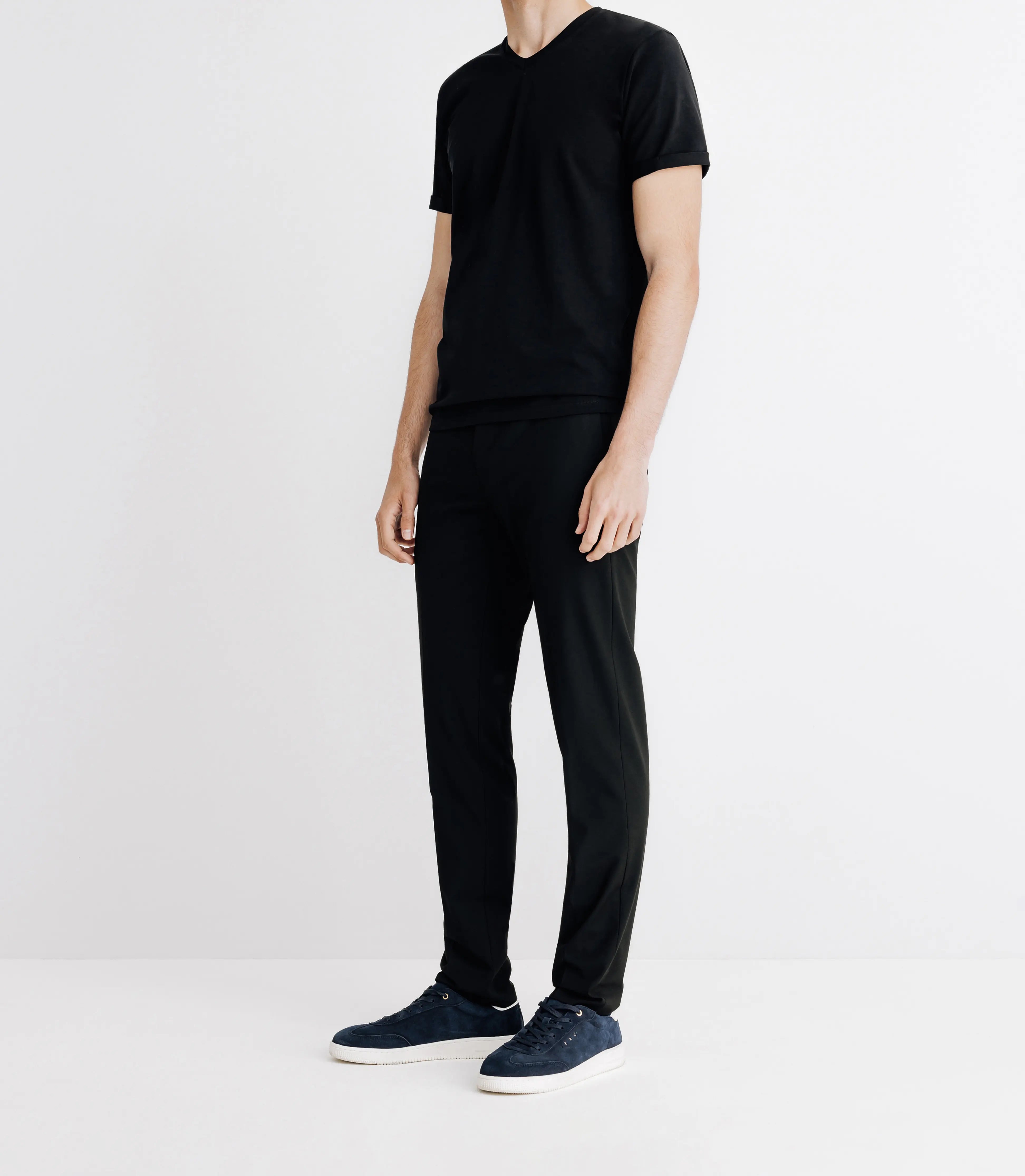 T-shirt col V noir - IZAC