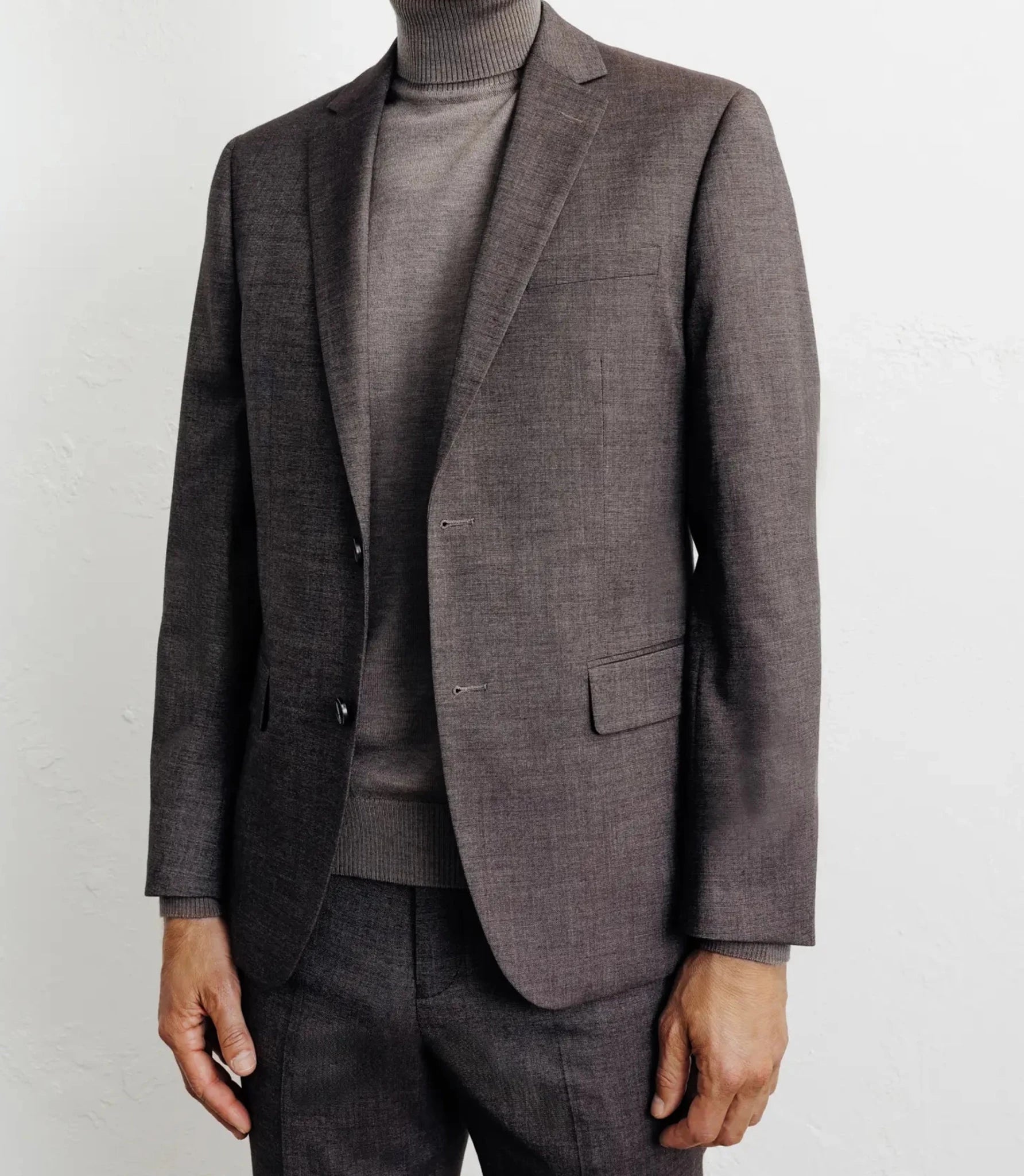 Costume with brown buttons