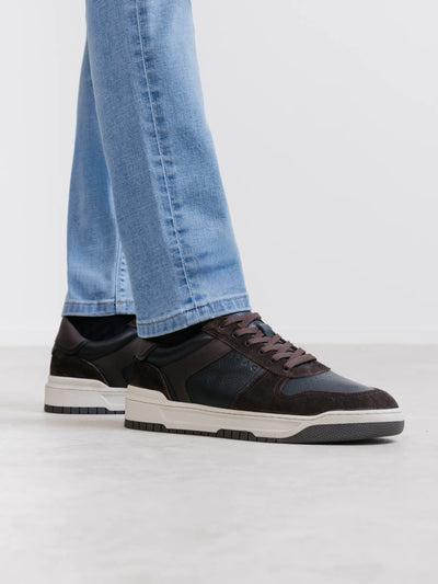 Baskets en cuir marron