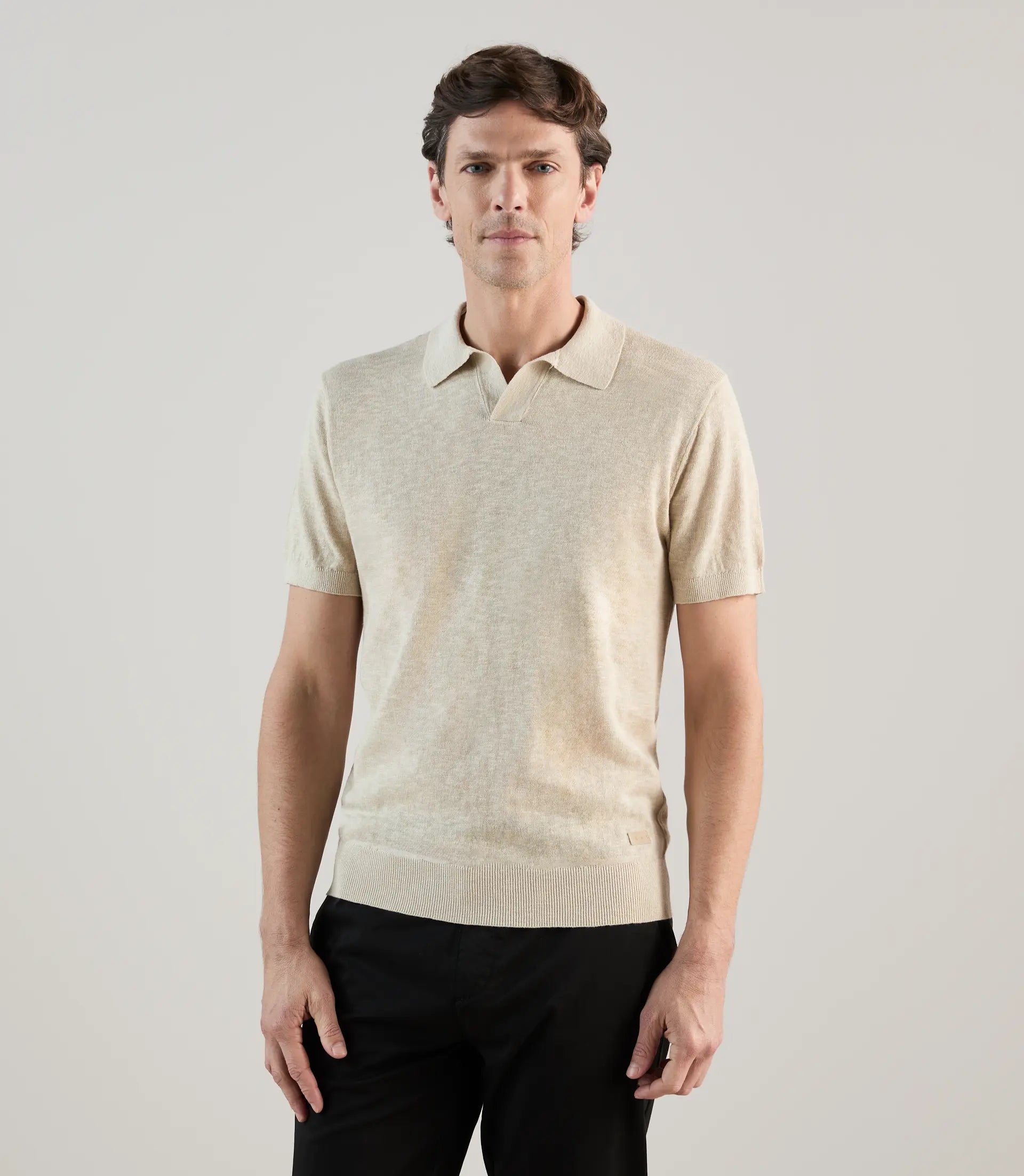 Polo à col ouvert en maille beige clair - IZAC