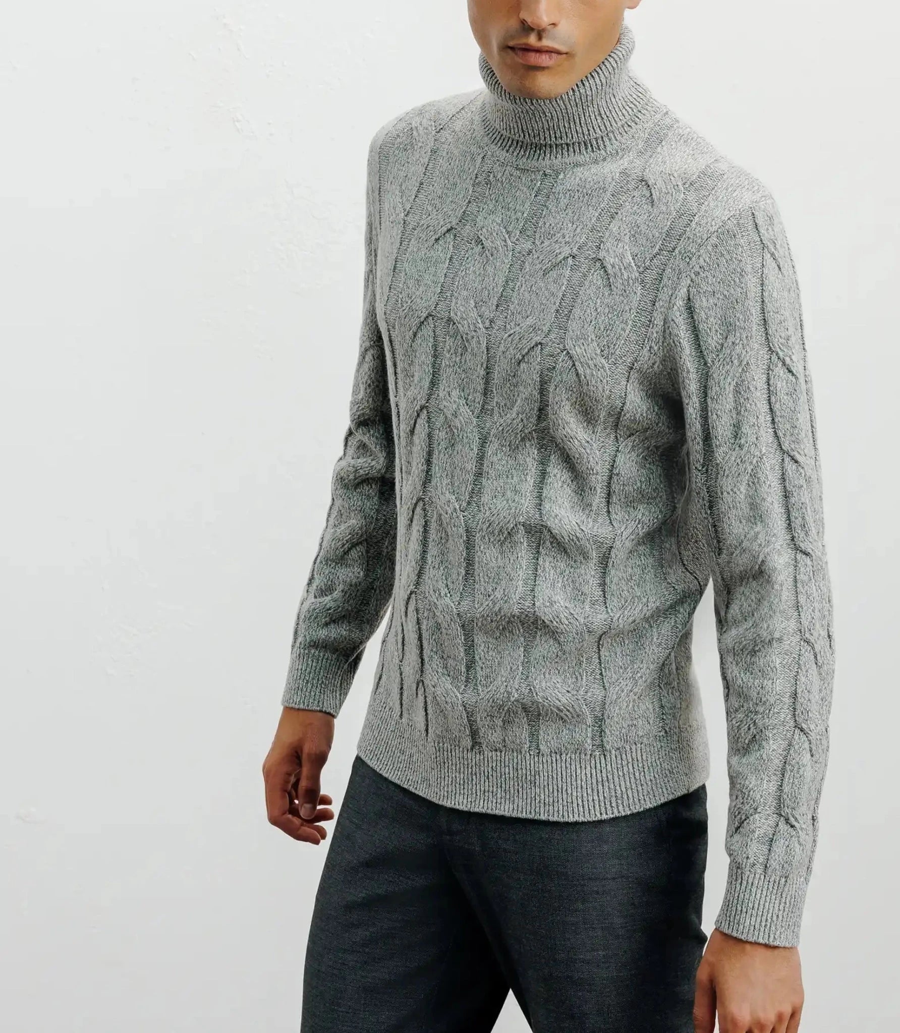 Pull col roulé torsadé gris chiné