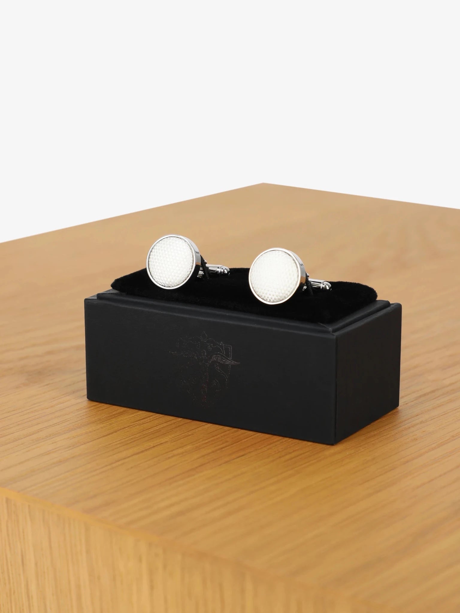 Boutons de manchettes metal et tissu blanc