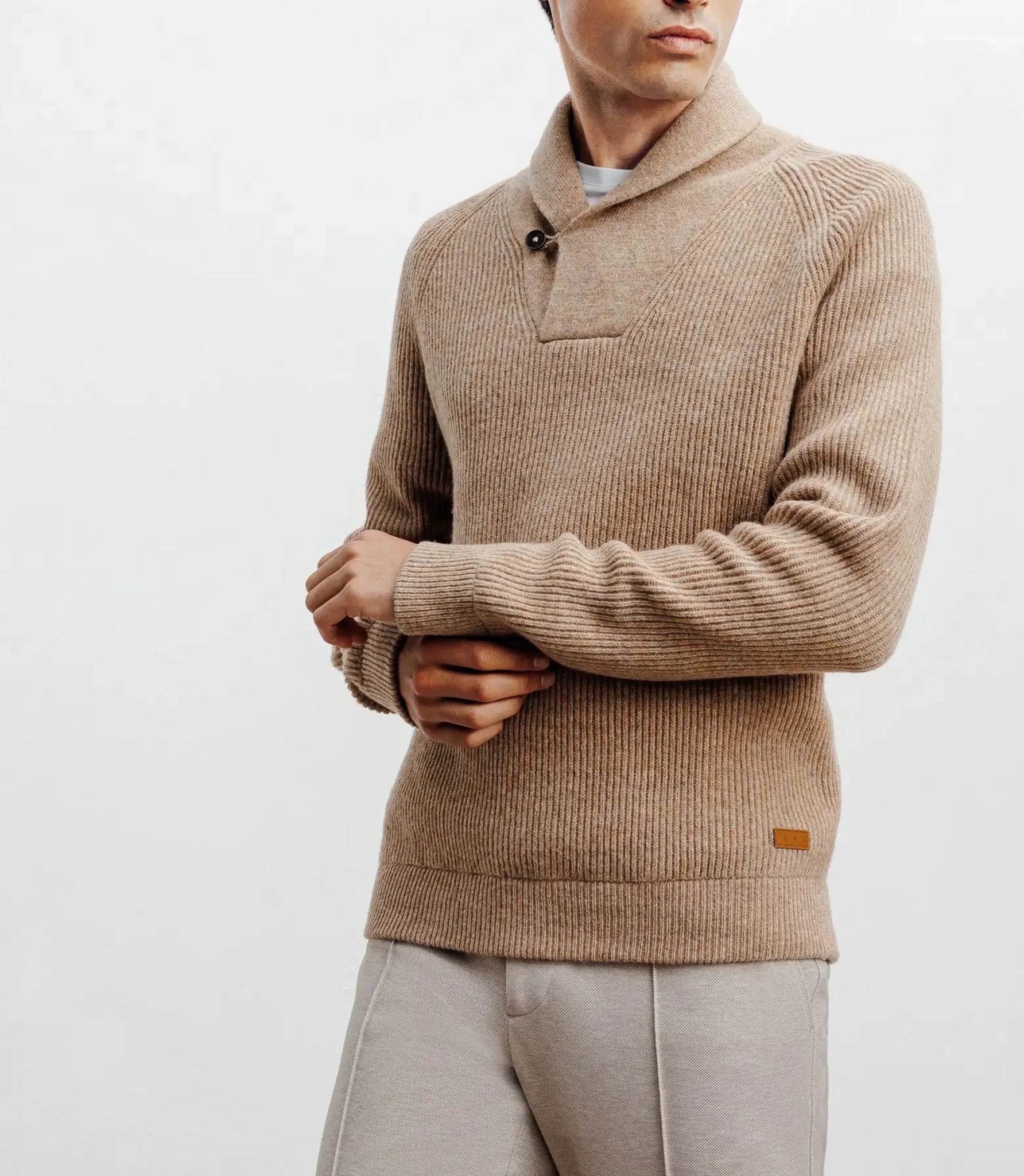 Pull en laine col châle beige - IZAC