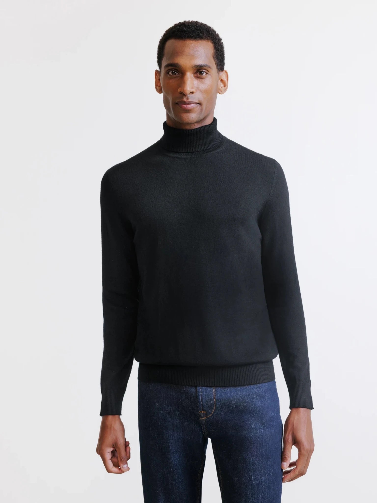 Pull col roulé en mérinos noir