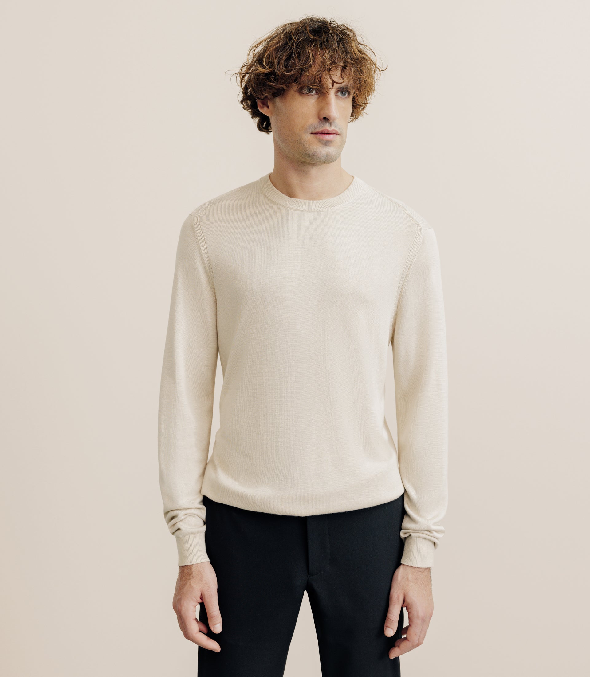 Pull col rond en soie beige clair