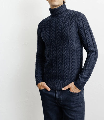 Pull col roulé torsadé marine