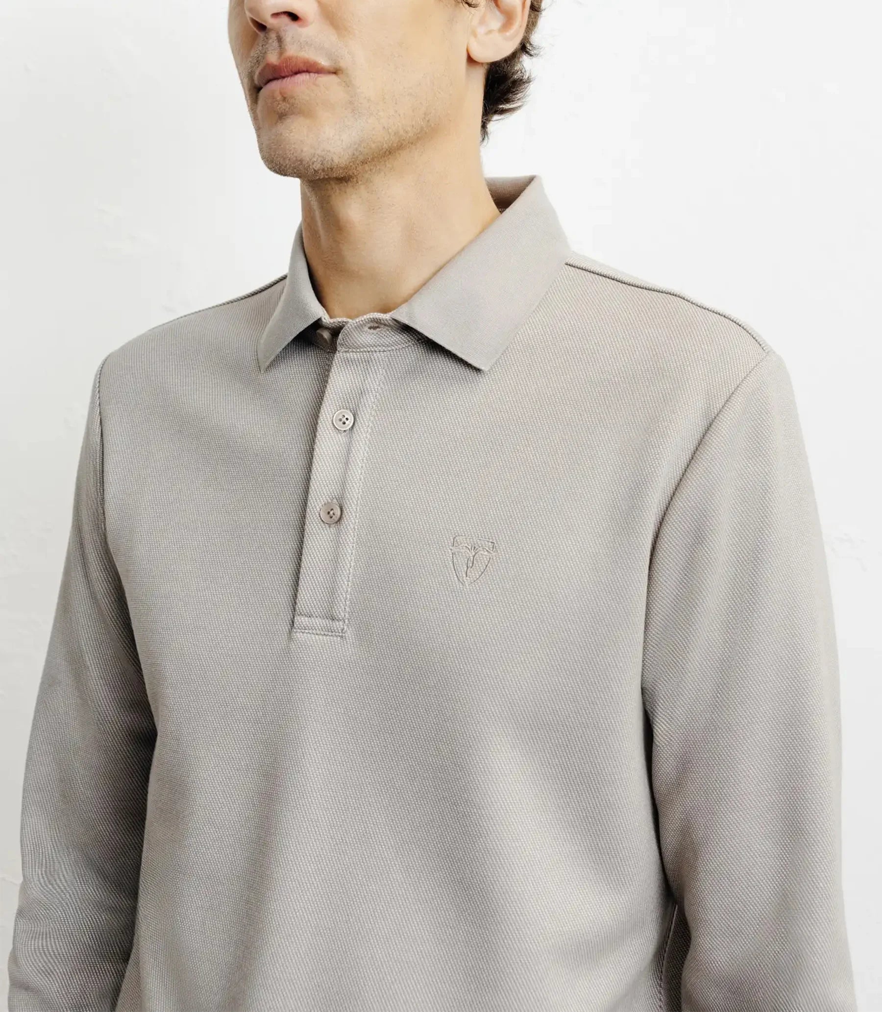 Polo boutonné en maille beige - IZAC