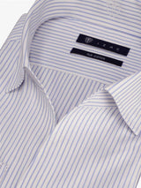 Chemise à rayures blanches