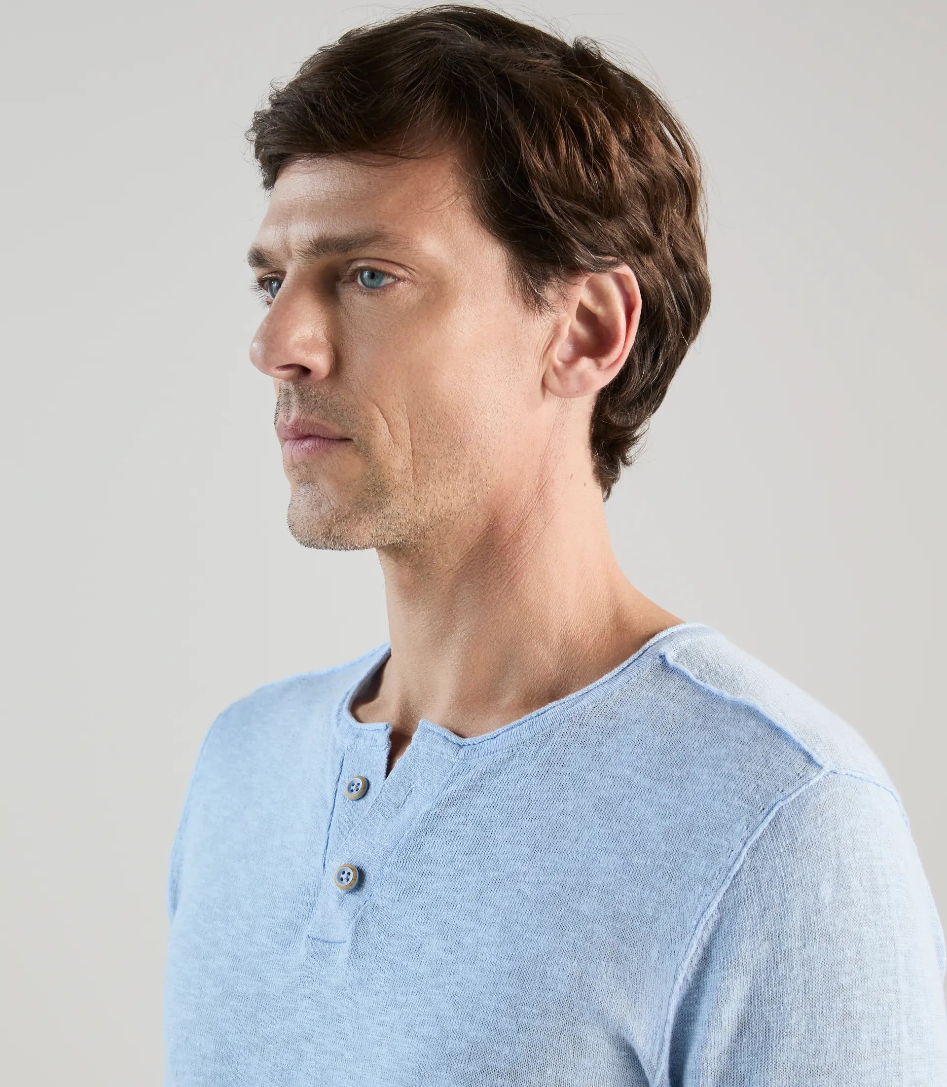 T-shirt à manches courtes avec col tunisien bleu ciel - IZAC