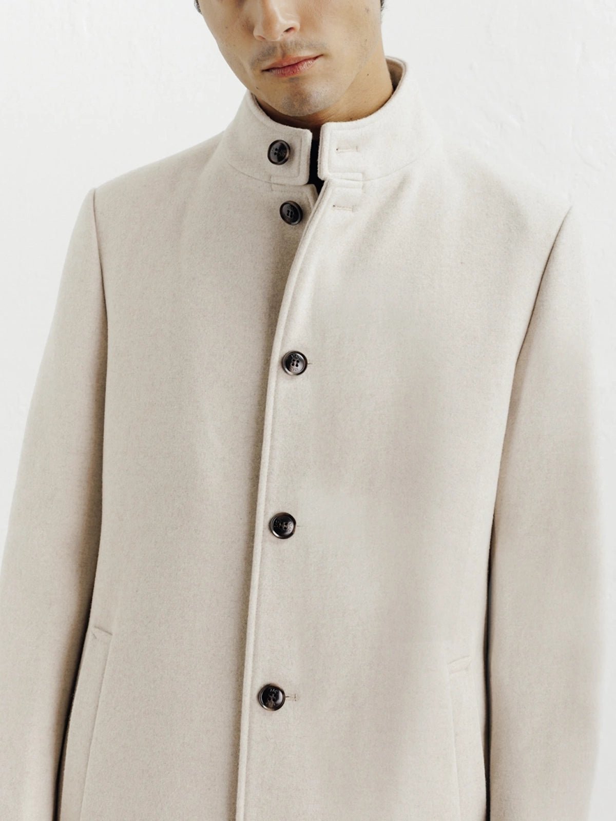 City coat with beige mao collar