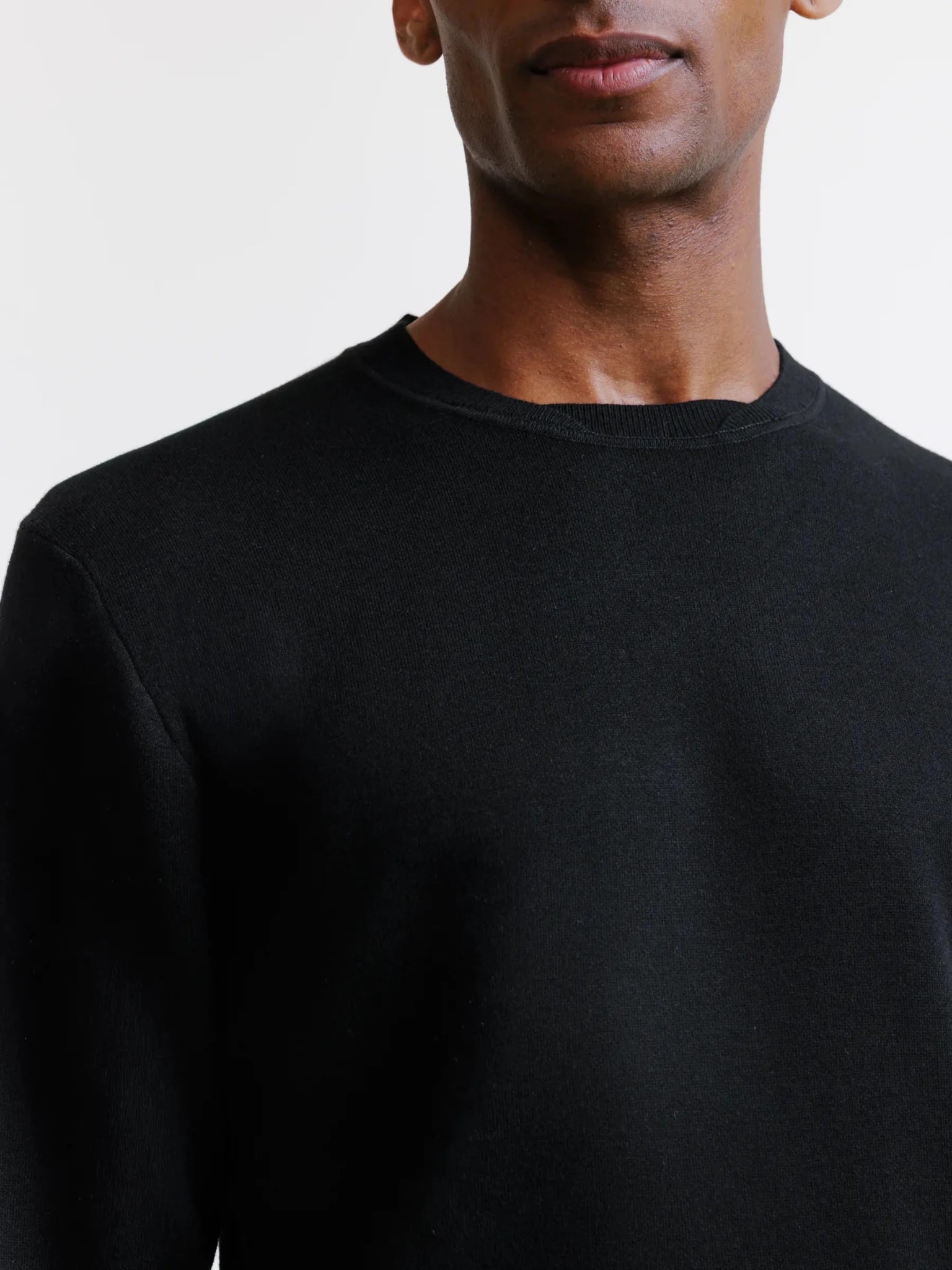 Black teddy round-neck jumper