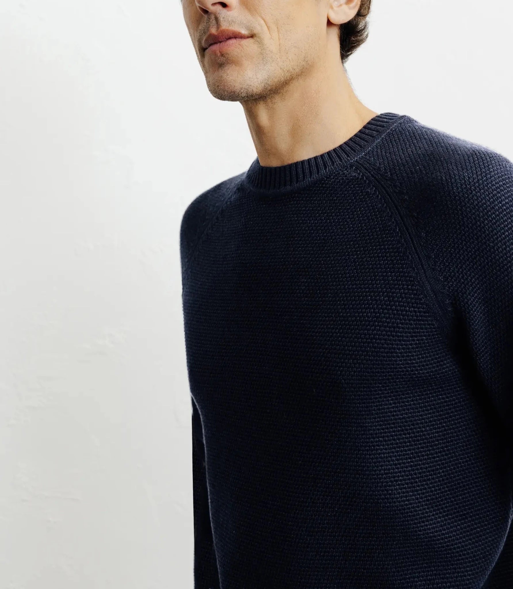 Pull col rond jeux de points marine - IZAC