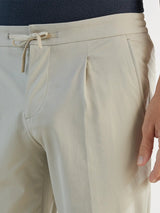 Pantalon ville en tissu technique mastic