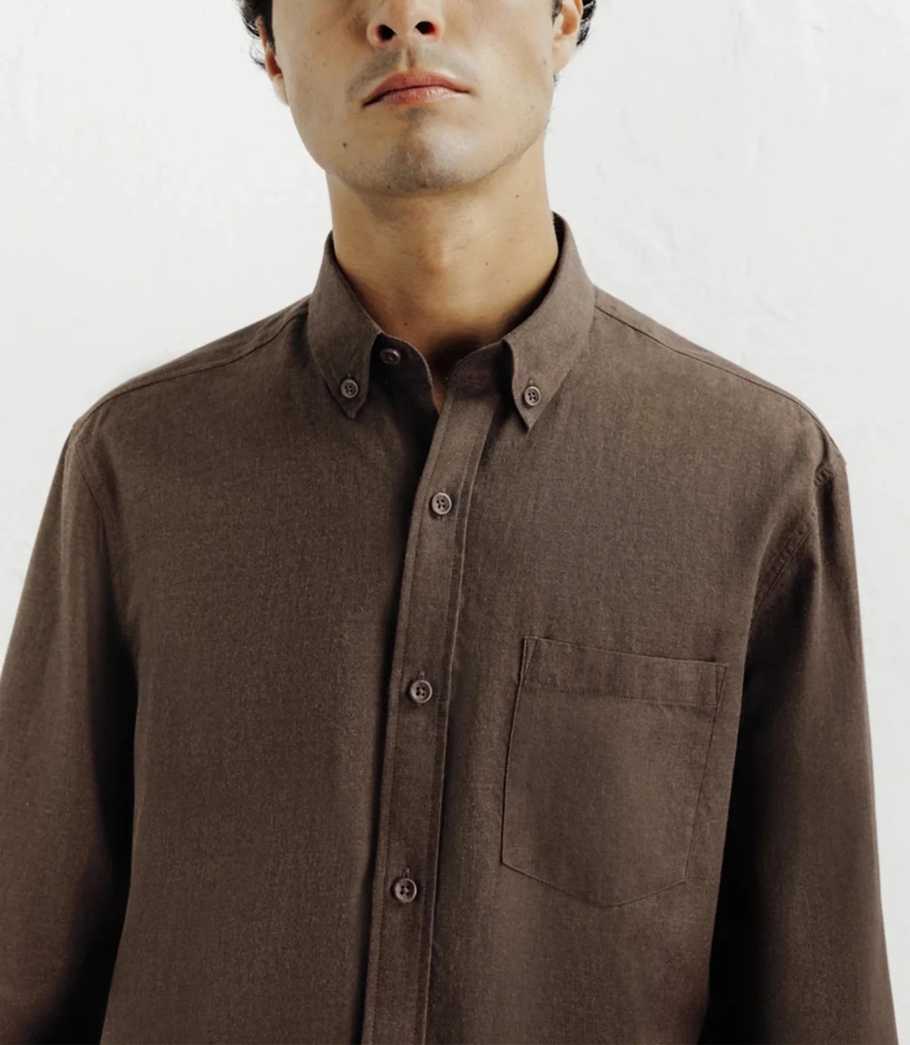 Chemise casual avec col boutonné marron