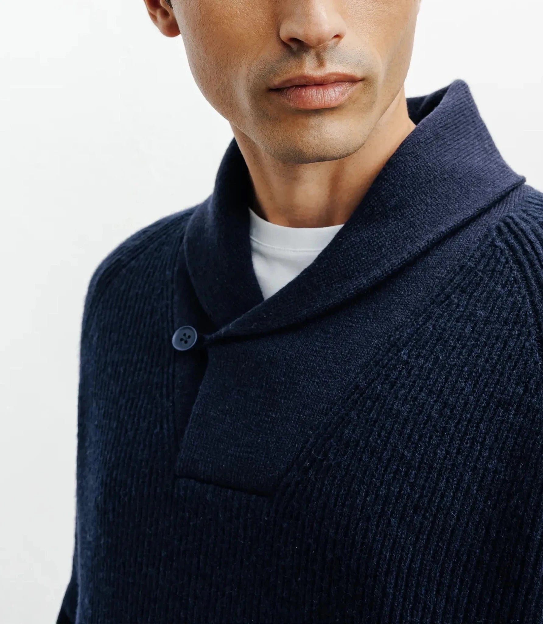 Pull en laine col châle marine