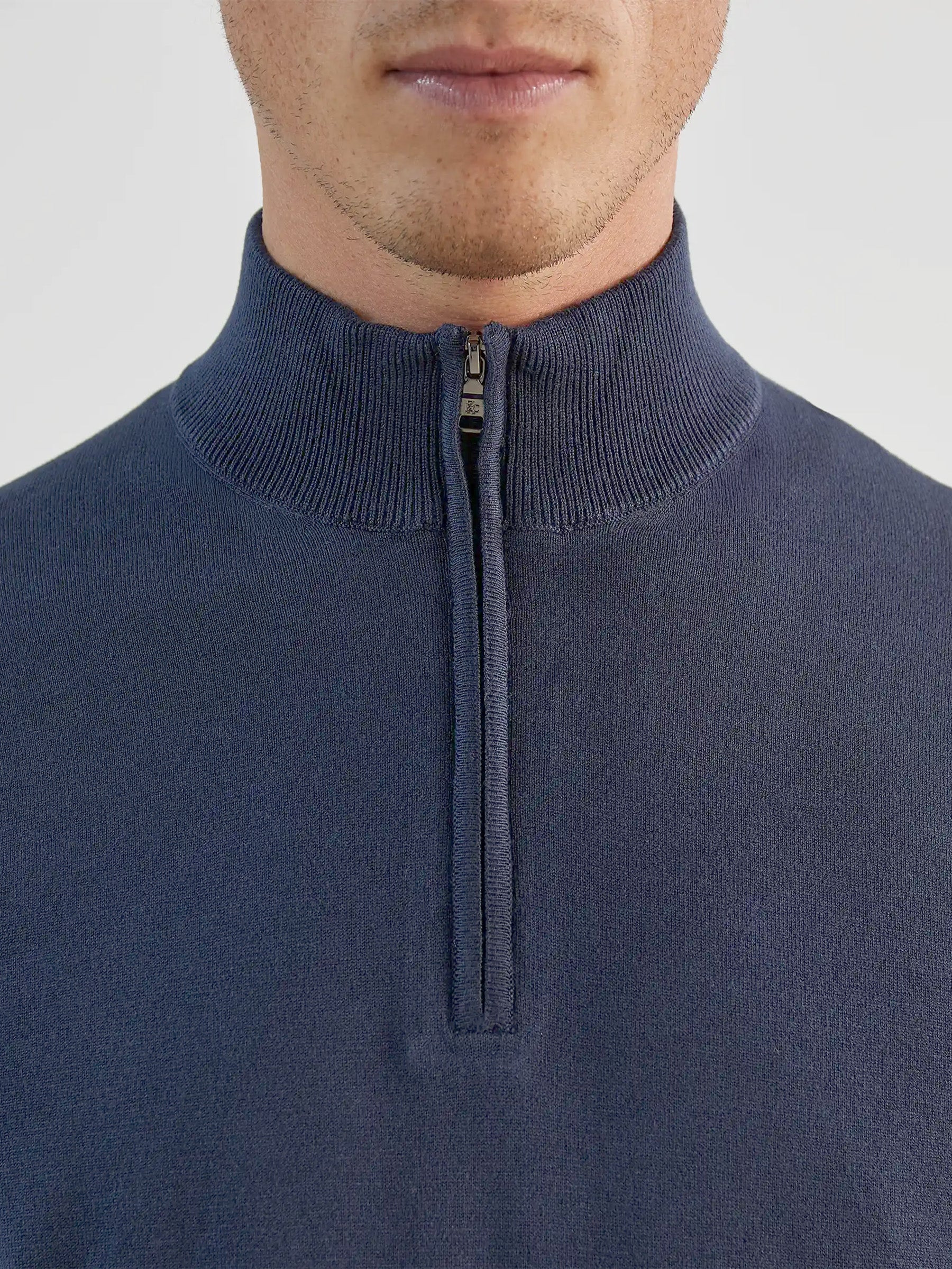 Pull col zip indigo