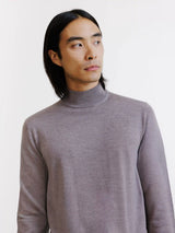 Pull col cheminée en laine mérinos châtain