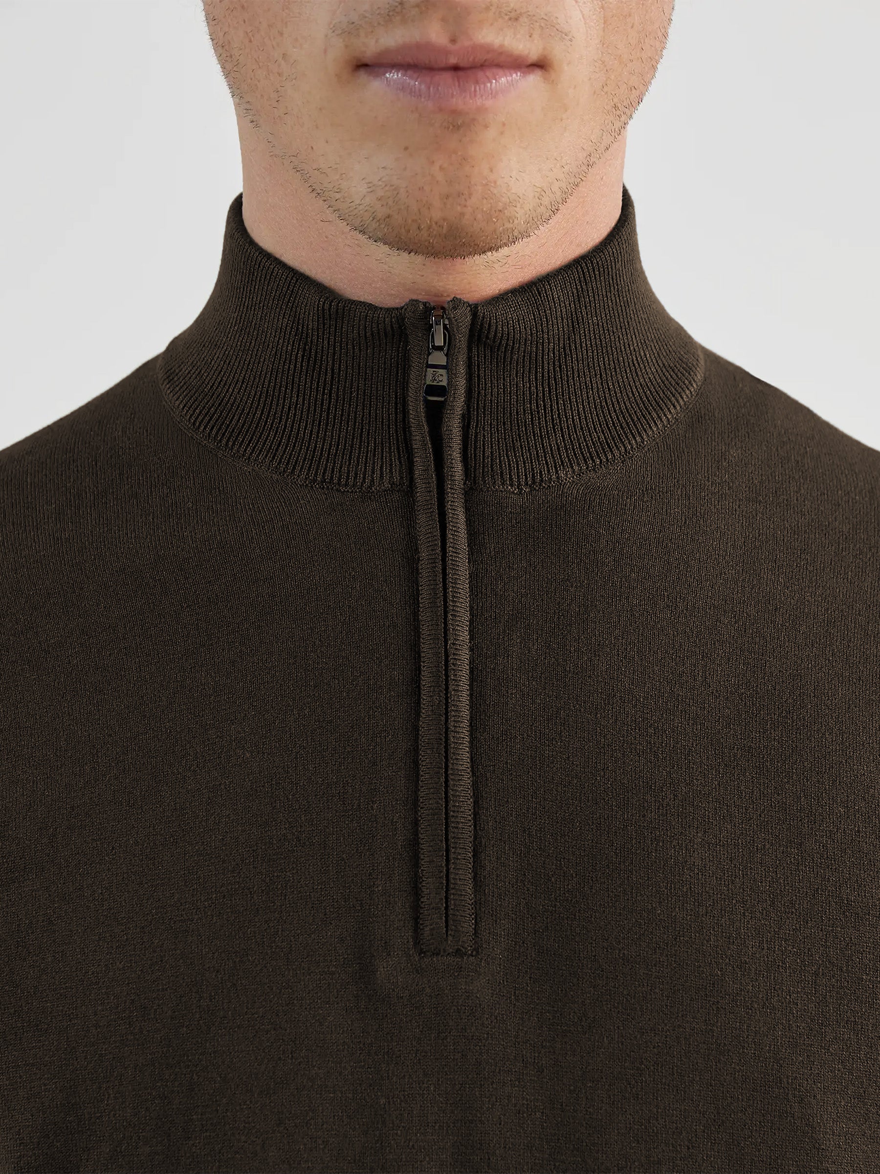 Pull col zip marron