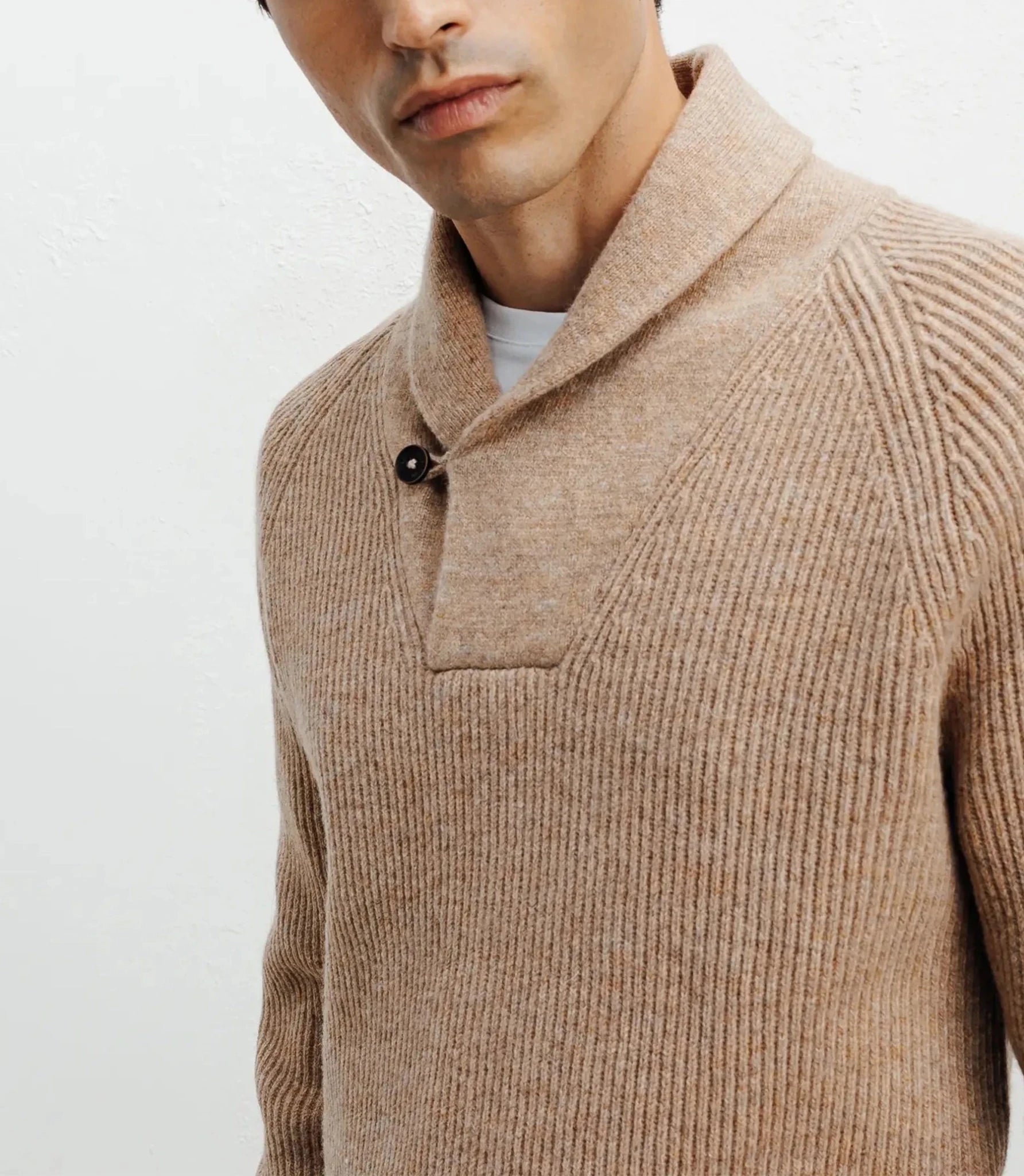 Pull en laine col châle beige