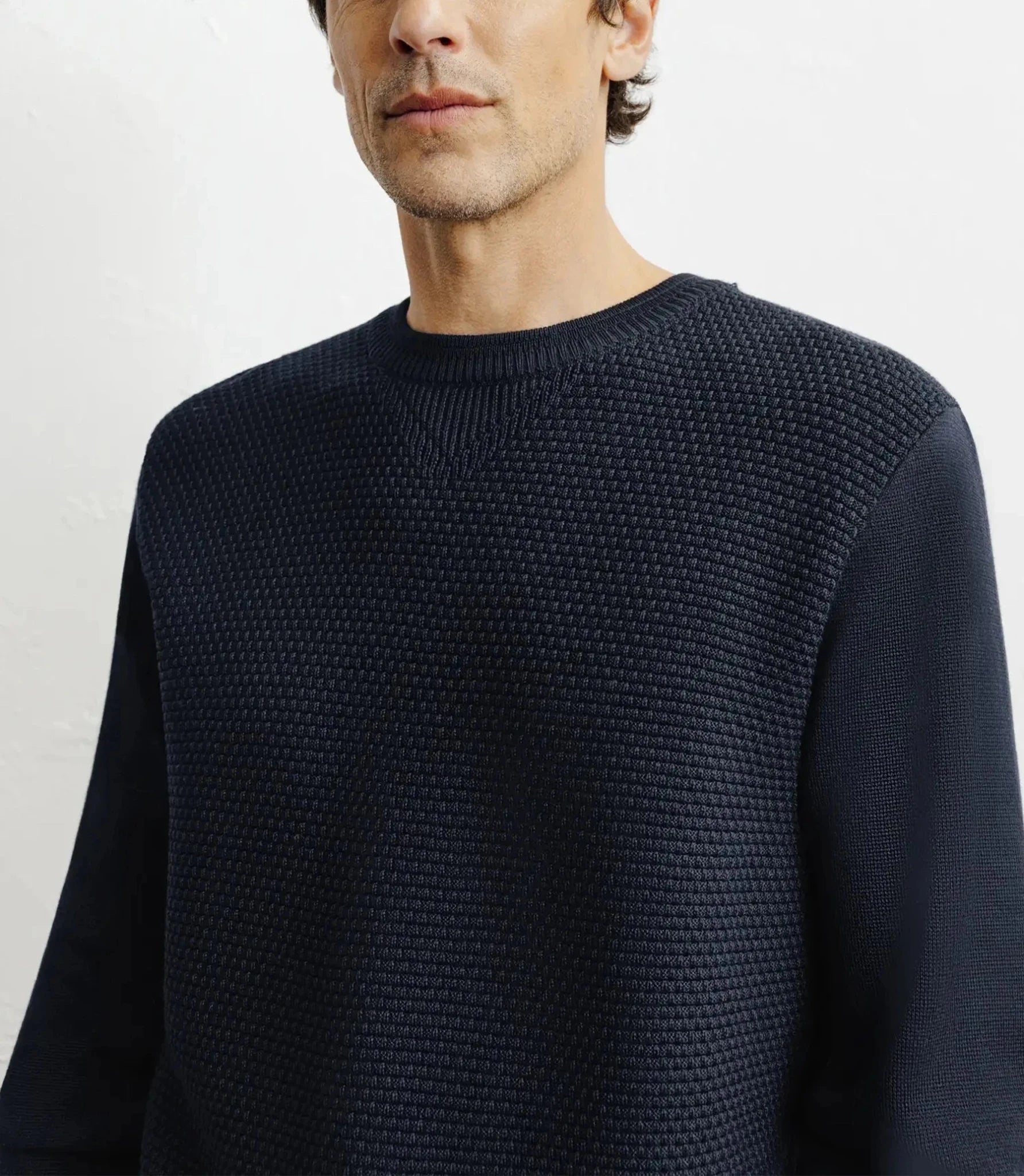 Pull col rond jeux de points marine - IZAC