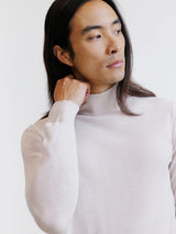 Pull col cheminée en laine mérinos beige clair