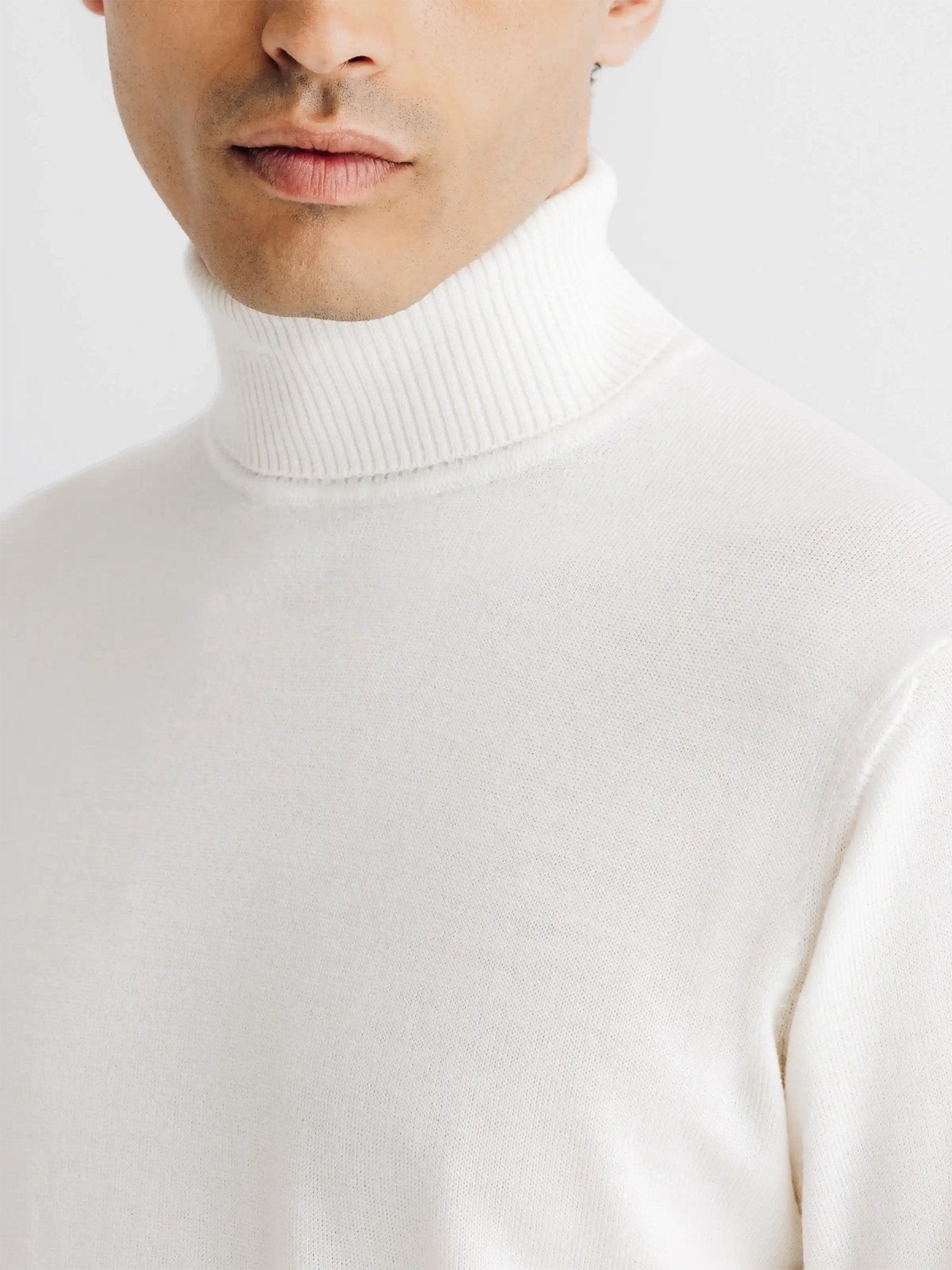 Pull col roulé écru - IZAC