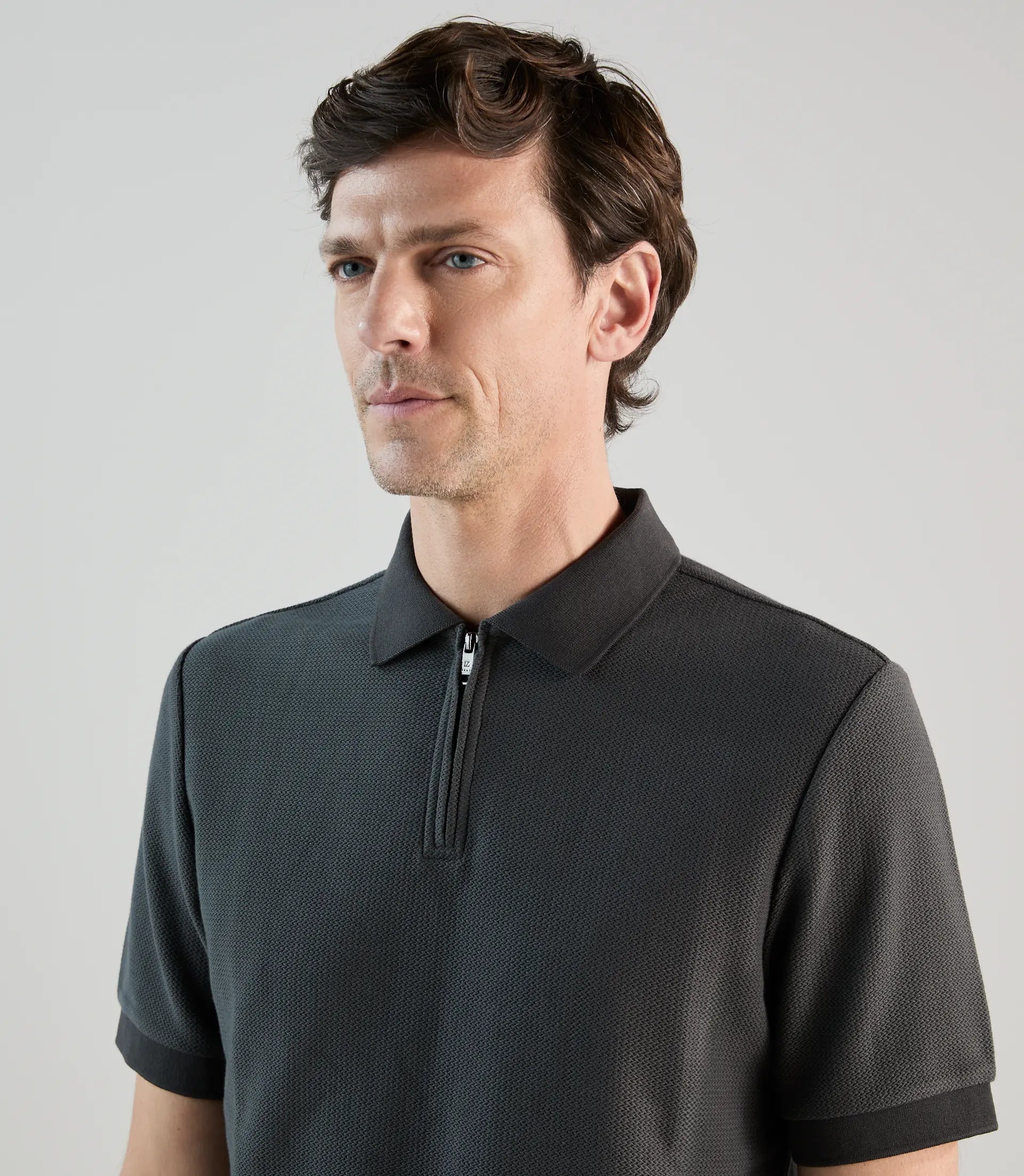 Polo col zip en jeu de points réglisse - IZAC