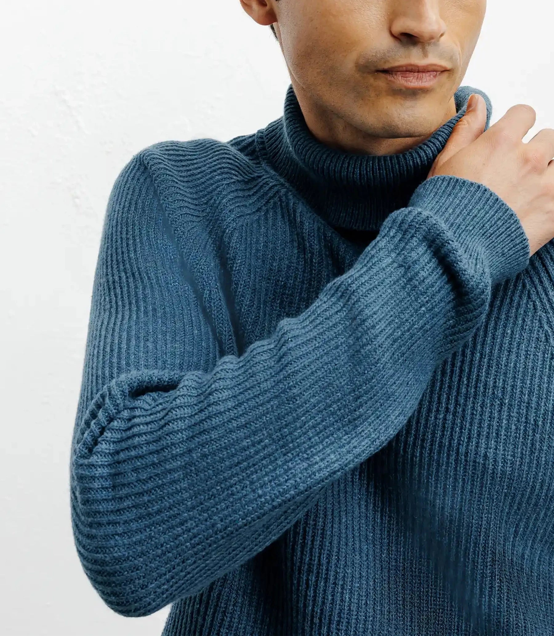 Plain duck turtleneck sweater