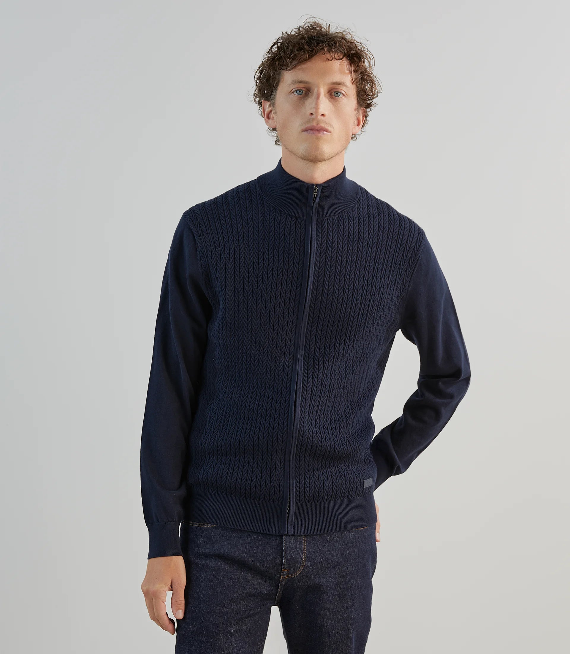 Gilet zippé en maille torsadée marine - IZAC