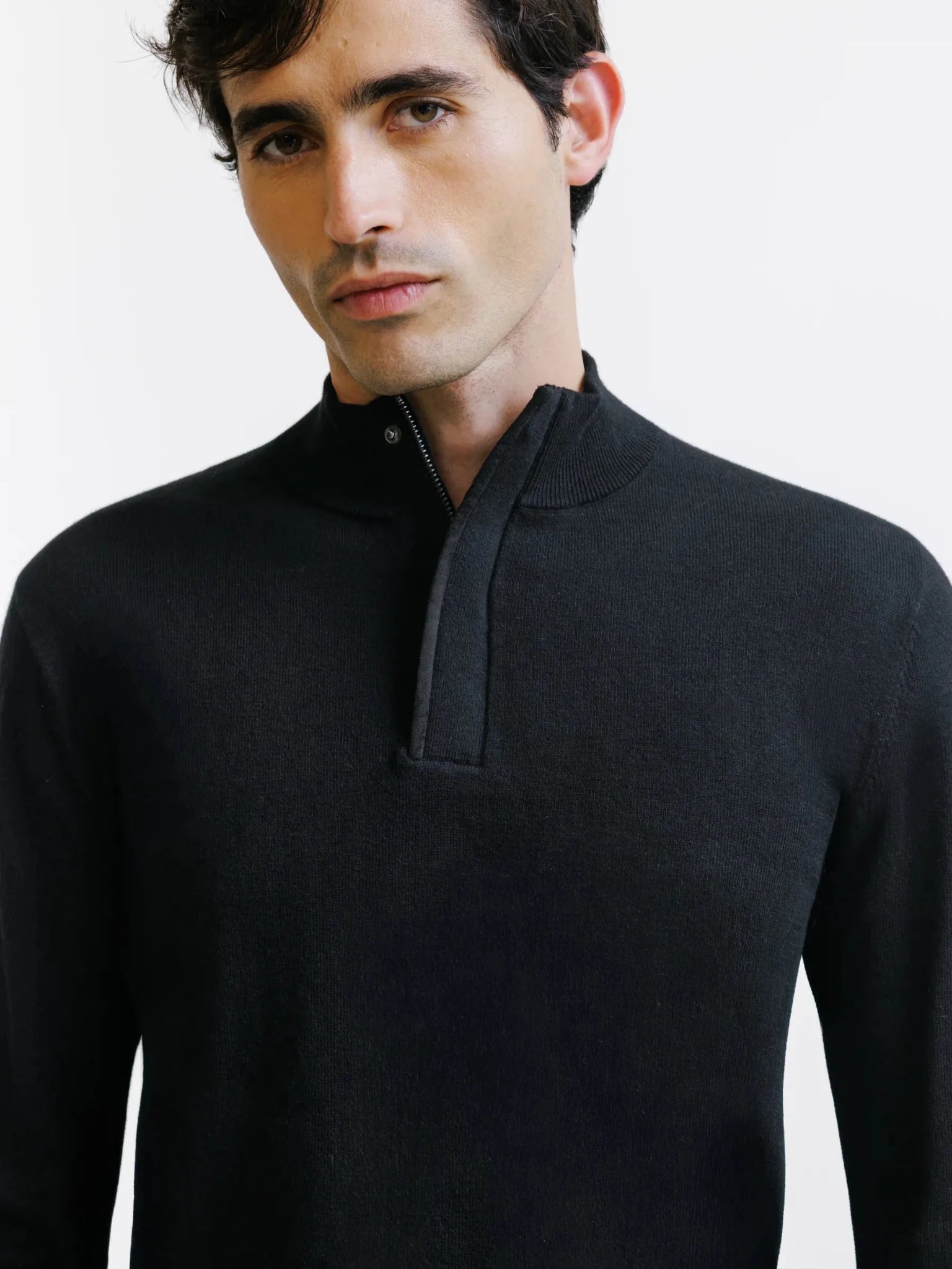 Pull col montant noir - IZAC