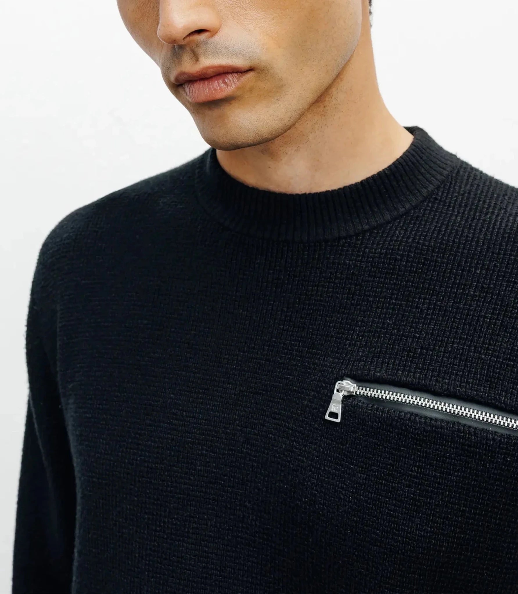 Pull col rond noir - IZAC