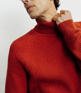 Pull col roulé uni rouge clair