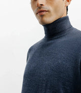 Pull col roulé indigo