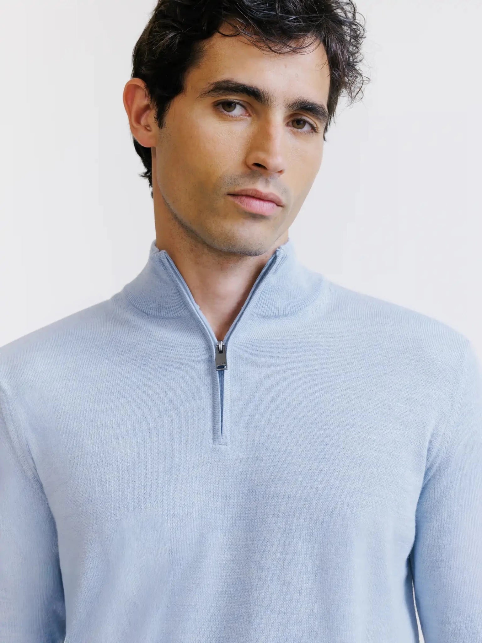 Pull demi-zippé en laine mérinos bleu ciel - IZAC