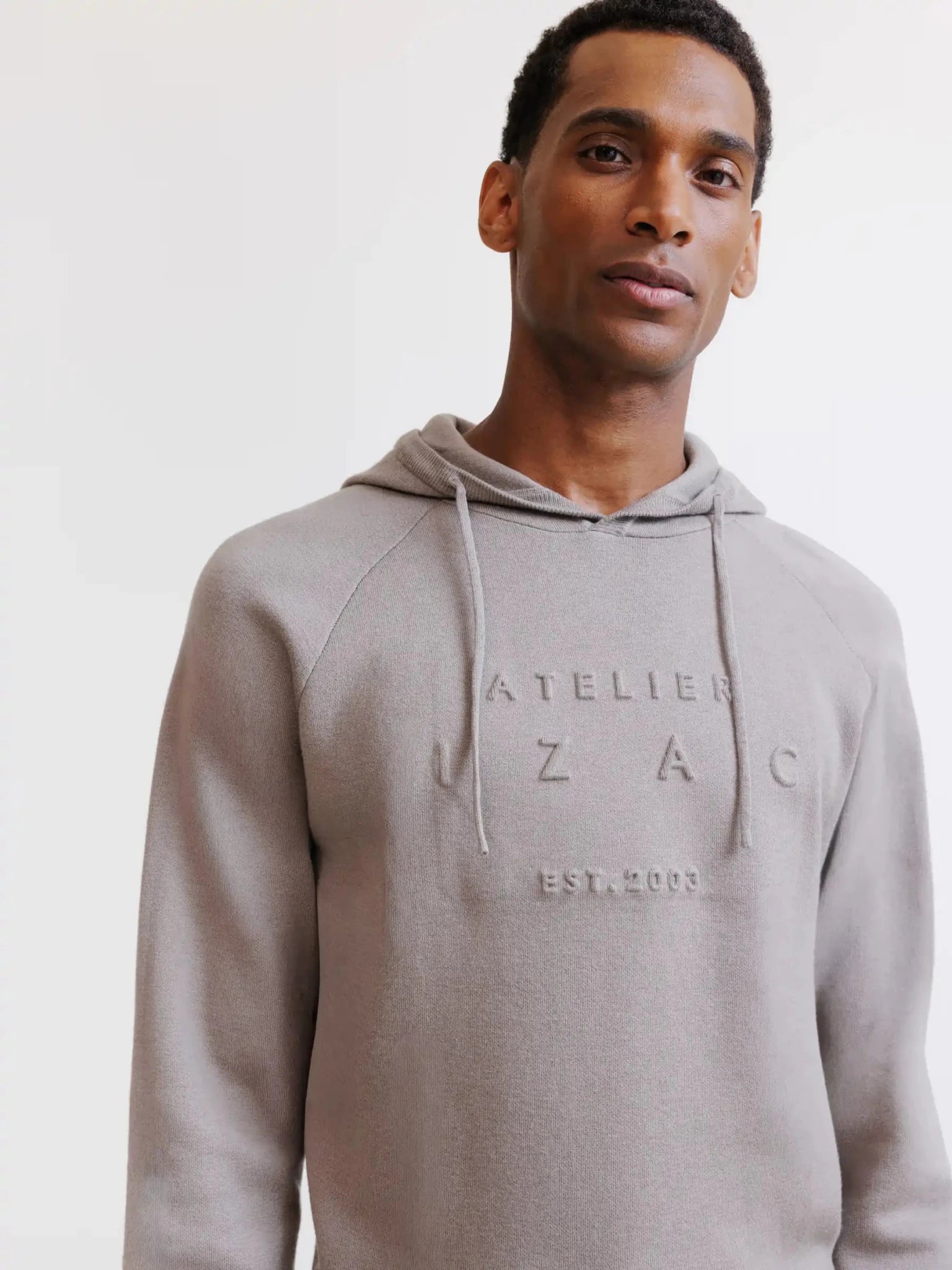 Pull à capuche en maille taupe - IZAC