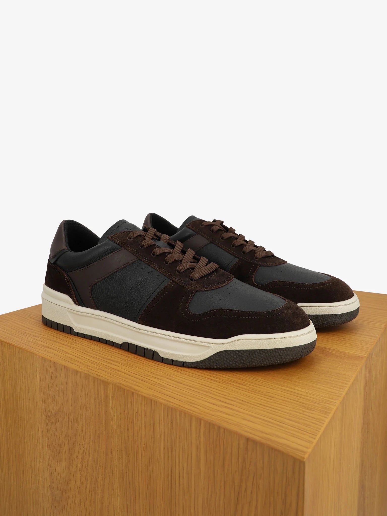 Baskets en cuir marron - IZAC