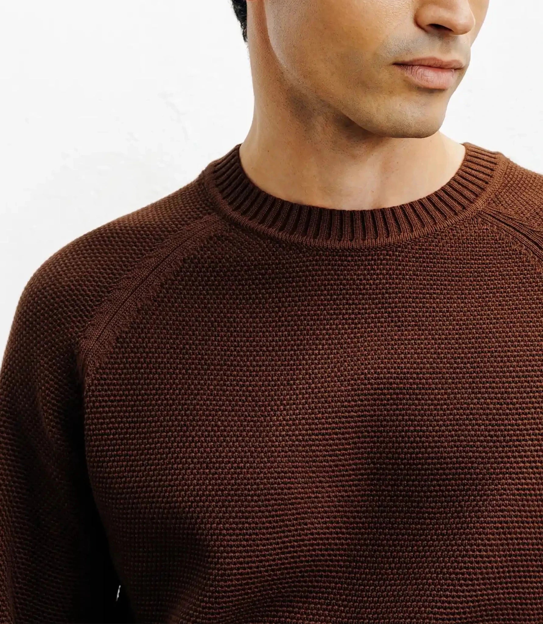 Pull col rond jeux de points chocolat