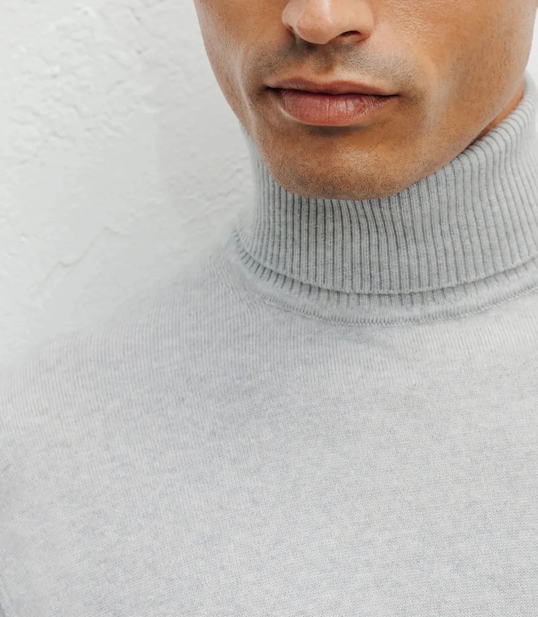 Pull col roulé gris chiné